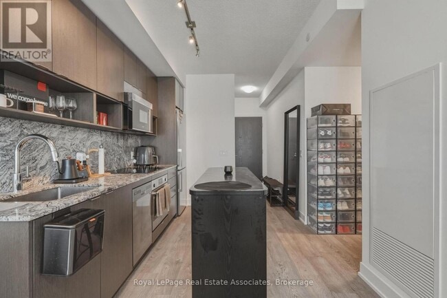 Building Photo - 9 Mabelle Ave