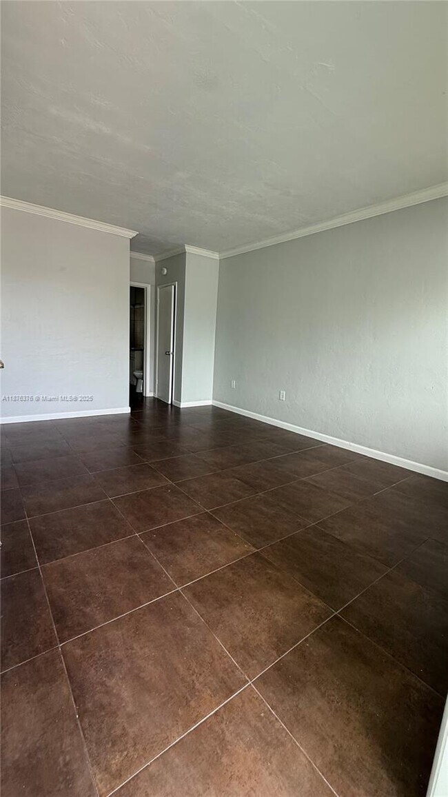 Foto del edificio - 521 NE 82nd Terrace