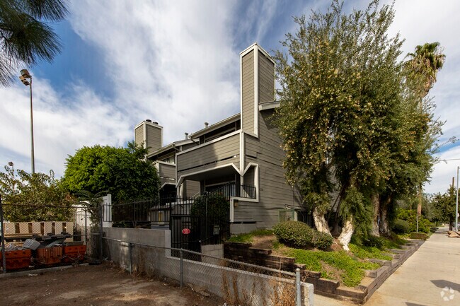 Building Photo - 7307 Haskell Ave