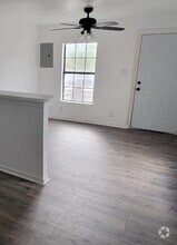 Building Photo - 303 W Richard Ave