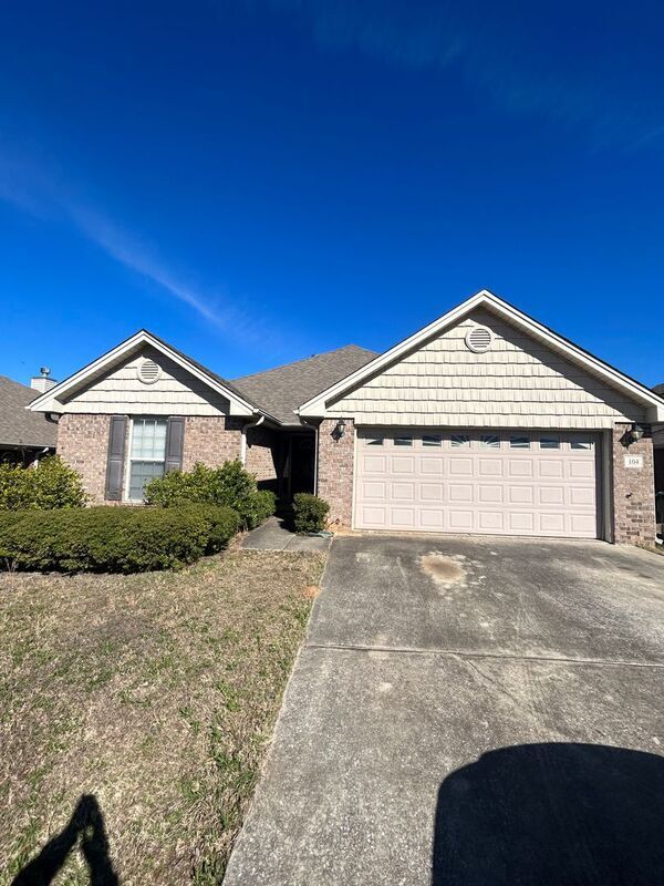 Primary Photo - 104 Crisfield Cir