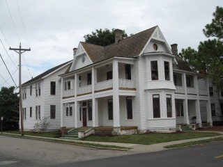 Primary Photo - 400 E Church St