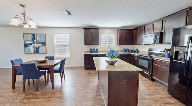 Building Photo - 2914 Whispering Pine Blvd