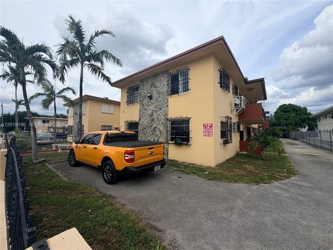 Foto del edificio - 47 NW 47th Ave