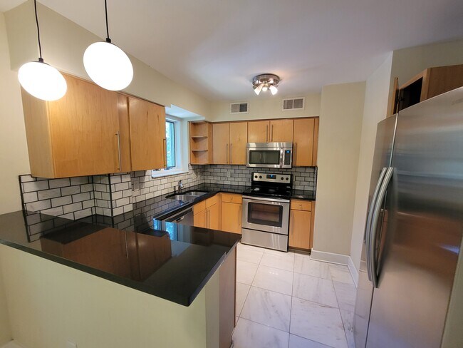 Building Photo - 207 N Dotger Ave