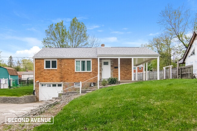 Building Photo - 633 Patterson Rd