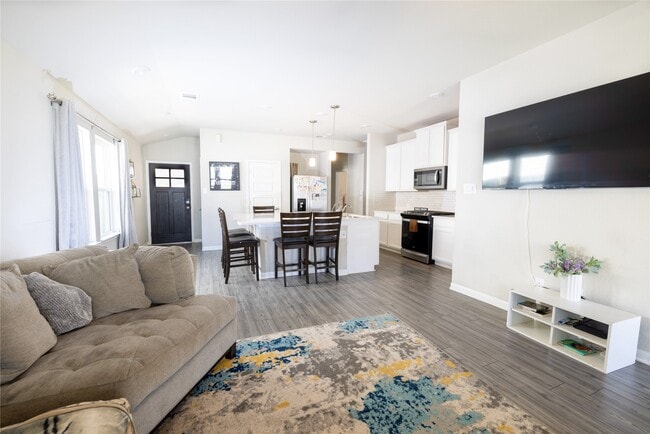 Building Photo - 7155 Blue Oak Dr