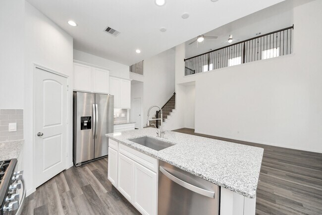 Building Photo - 501 Newcomb Holw Dr