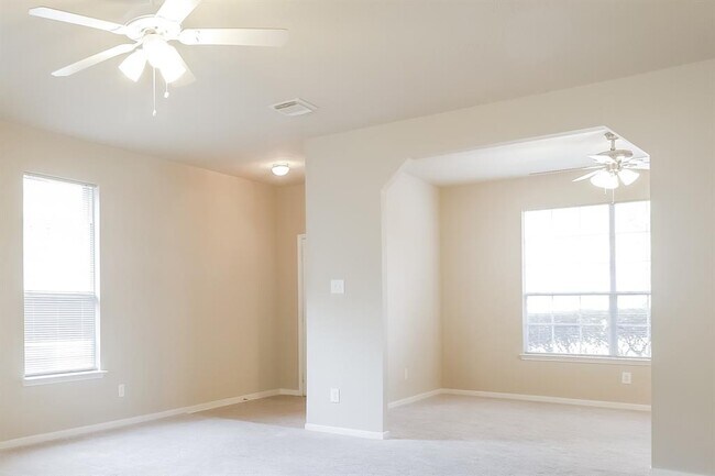 Building Photo - 22035 Willow Downs Dr