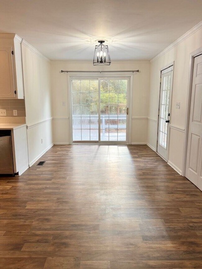 Foto del edificio - 107 Clairmont Rd NE