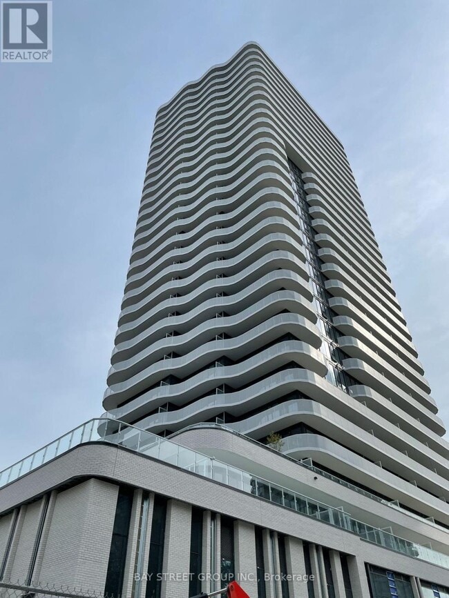 Building Photo - 15 Holmes Ave