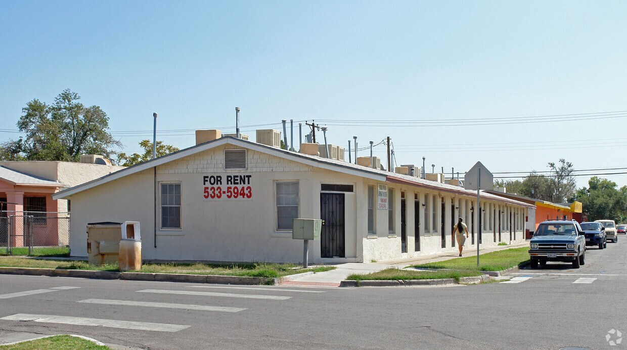 Primary Photo - 3000 Pera Ave