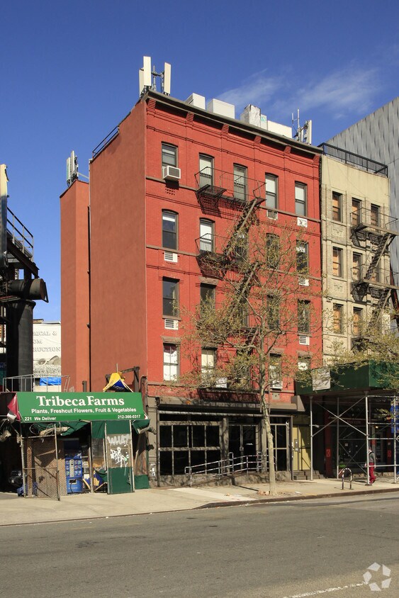Primary Photo - 225-227 Hudson St