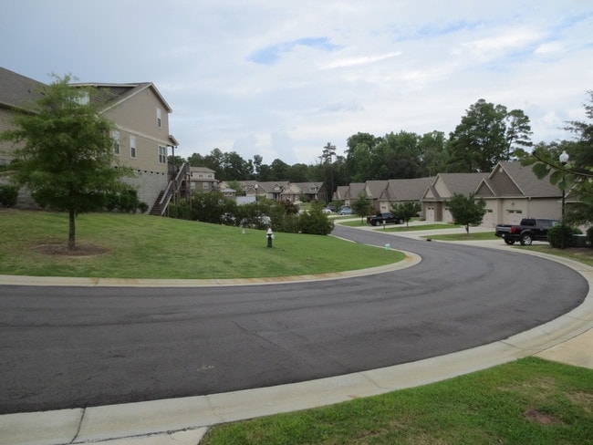 Building Photo - 102 Cypress Cir