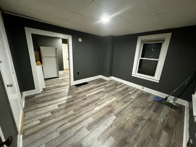 Building Photo - 510 Main St