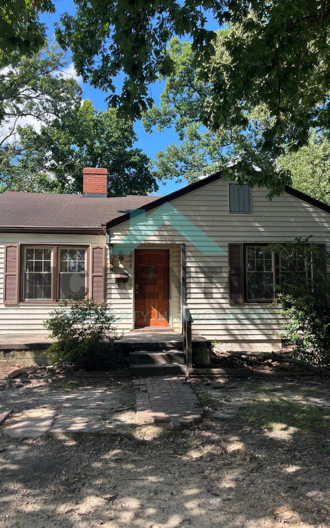 Building Photo - 1608 W Florida St
