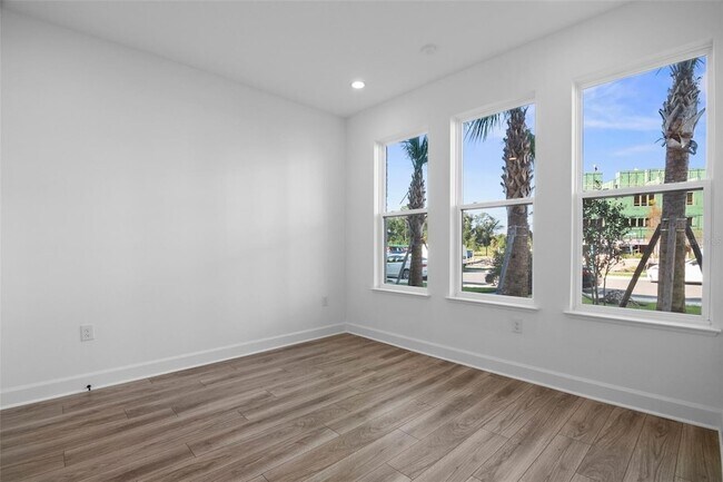 Building Photo - 2311 Brix St