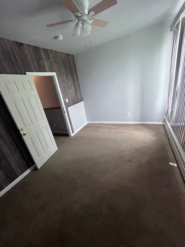 Foto del edificio - 2044 Linden Ave