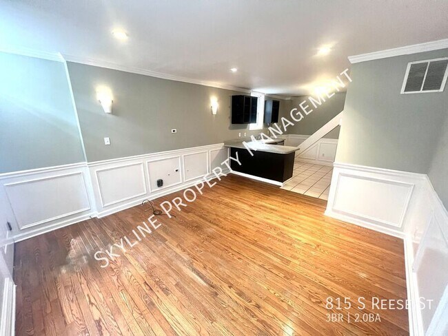 Building Photo - Queen Village 3 Bedroom Home located on Qu...