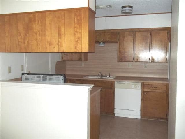 Building Photo - 109 Bridle Dr