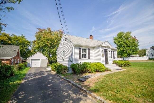Building Photo - For Rent - Newly Renovated Cape Code In Co...