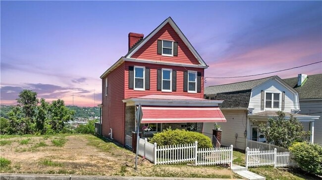 Foto del edificio - 3 bedroom 1 bath - What a View! - 3-bedroo...