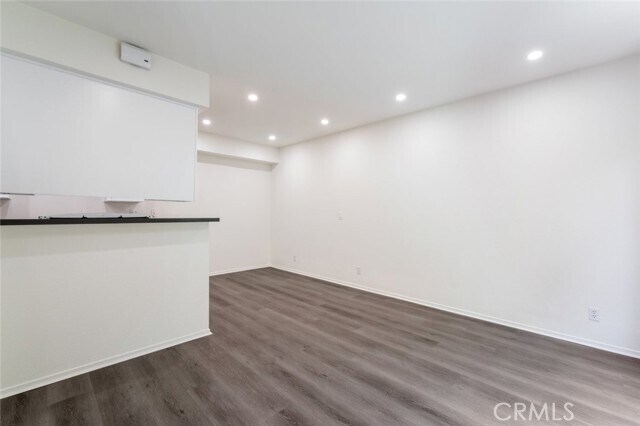 Foto del edificio - 731 E Cypress Ave