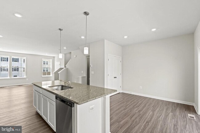 Building Photo - 148 WINTERPLACE Dr