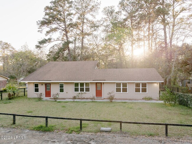 Building Photo - 1010 State Rd S-7-466