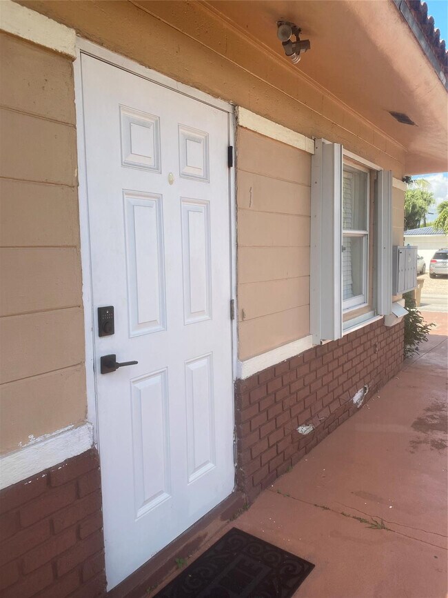 Foto del edificio - 1932 NE 7th St