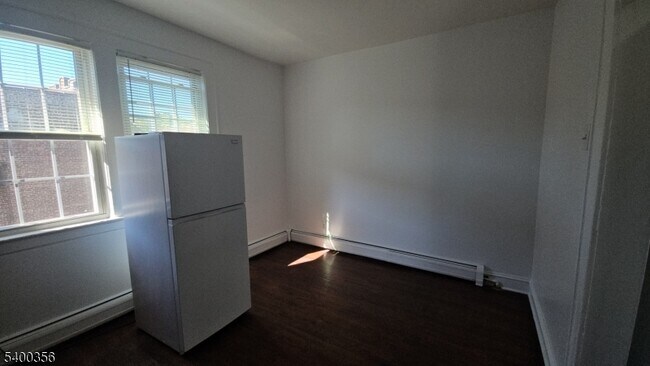 Foto del edificio - 264 Pomona Ave