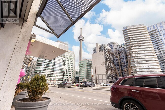 Photo du bâtiment - 350 Wellington St W