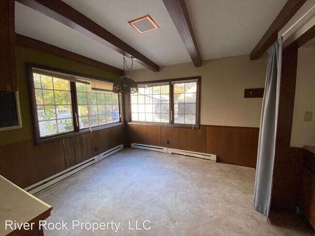 Foto del edificio - 5 br, 2.5 bath House - 1409 University Dri...