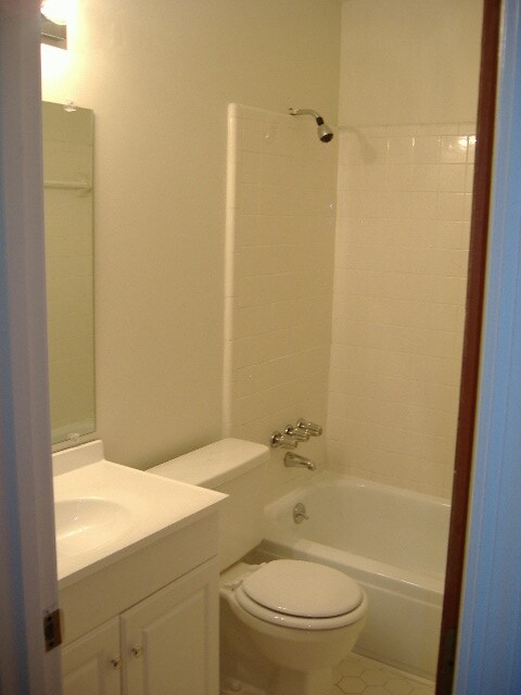 Foto del edificio - 107 Avondale Rd