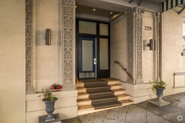 Entrance - Lambourne