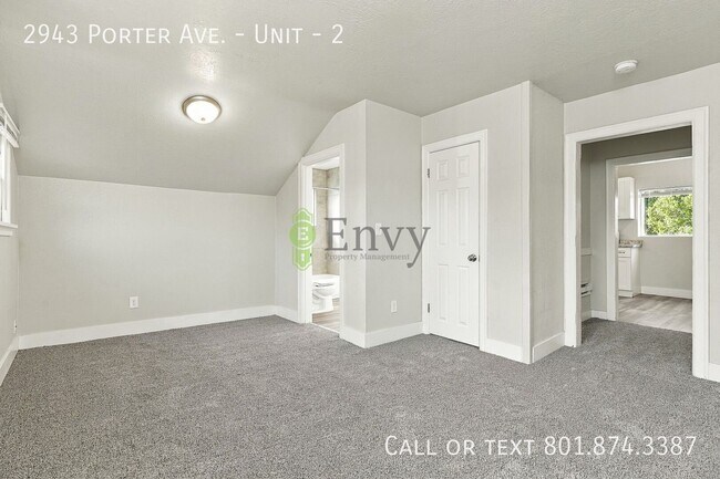 Building Photo - 2943 Porter Ave
