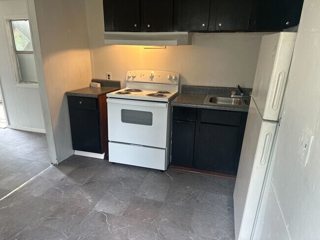 Foto del edificio - APPROVED SECTION 8 VOUCHERS ONLY!  - 2 Bed...