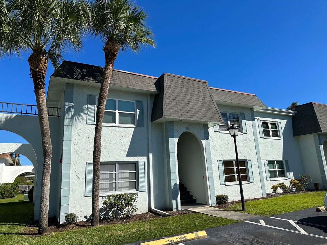 Primary Photo - Charming 1br/1ba condo in Tradewinds compl...