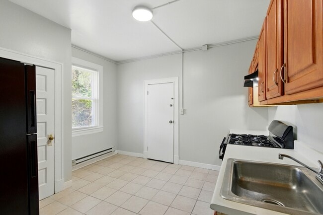 Building Photo - 3706 Chesholm Rd