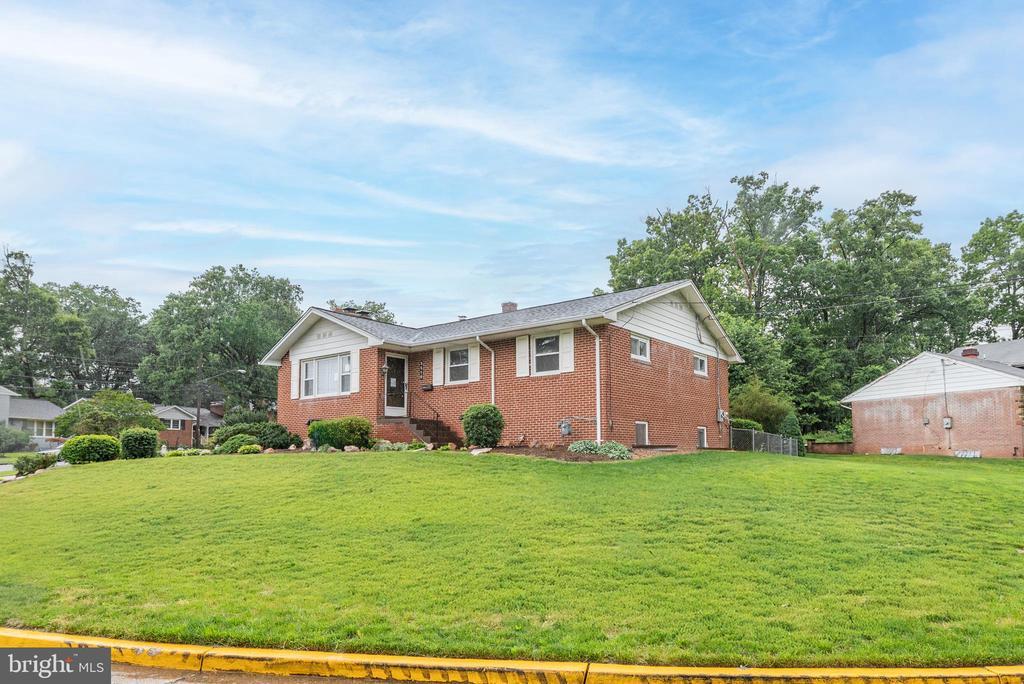 Foto principal - 3510 Duke St