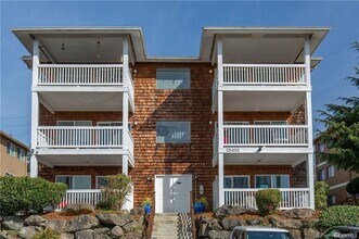 Building Photo - 28426 16th Ave S