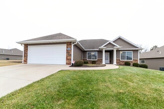 Building Photo - 4500 Weybridge Dr
