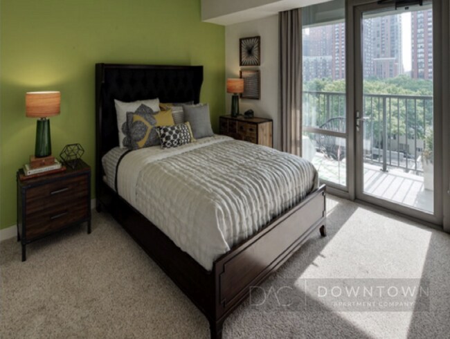 Foto del edificio - 806 S Plymouth Ct