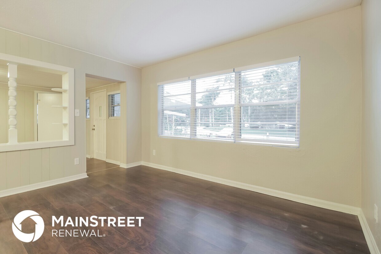 Foto principal - 1609 Pinewood Dr