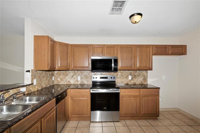 Building Photo - 3905 Vista Mar Dr