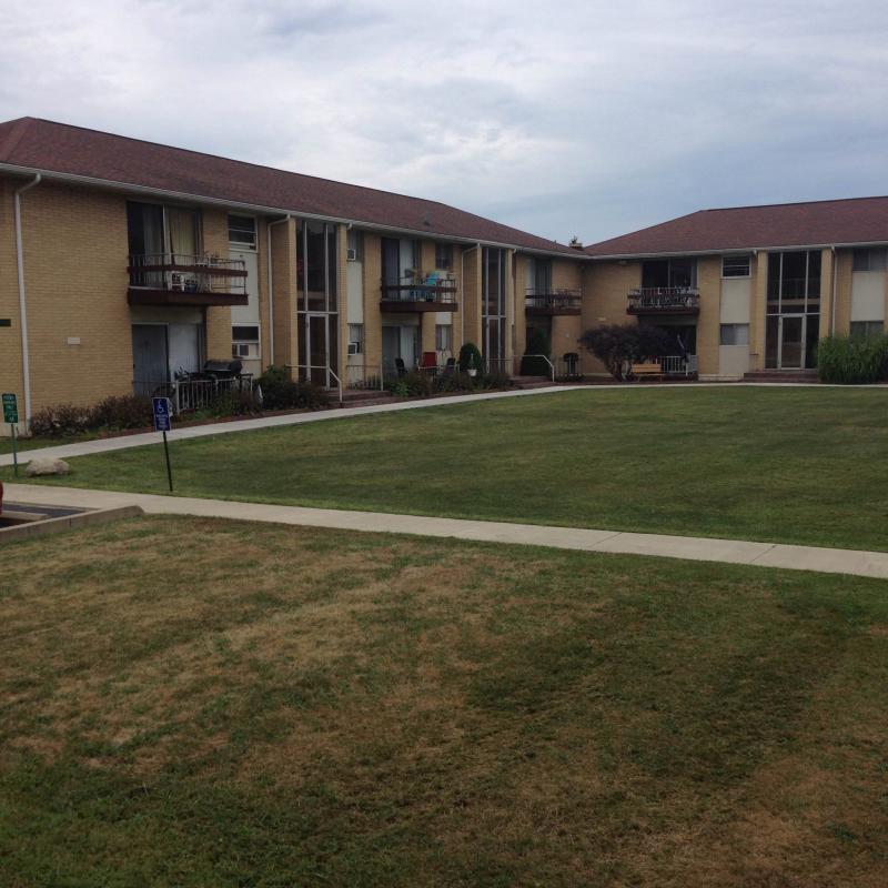Building Photo - 21 Camelot Dr