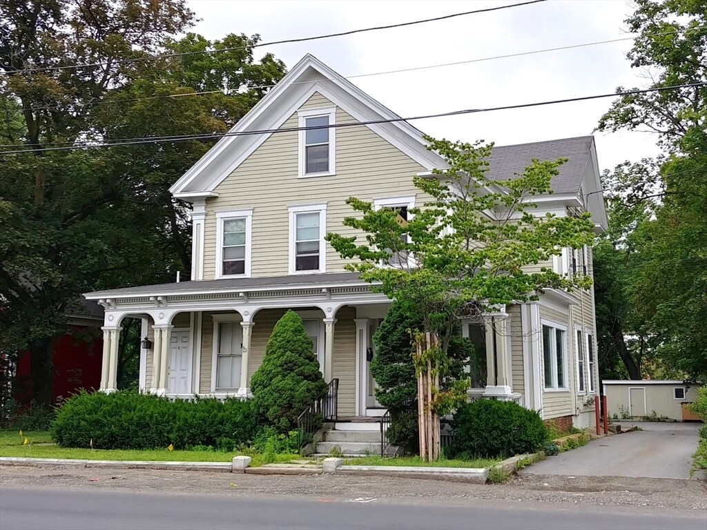 Primary Photo - 40 E Main St