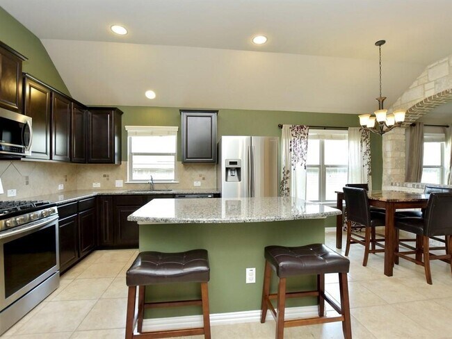 Foto del edificio - 510 Cameron Cove