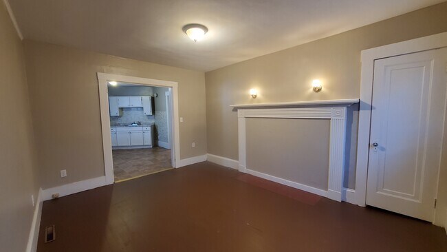 Building Photo - 21 Mechanic St