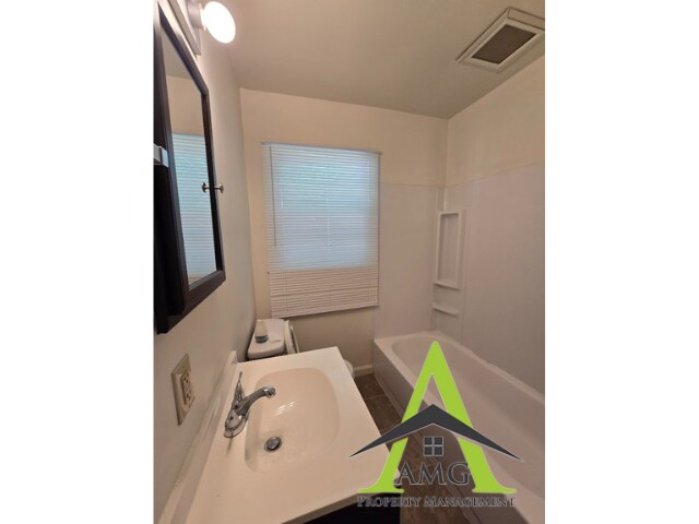 Foto del edificio - 4213 E Pleasant Run Pkwy S Dr